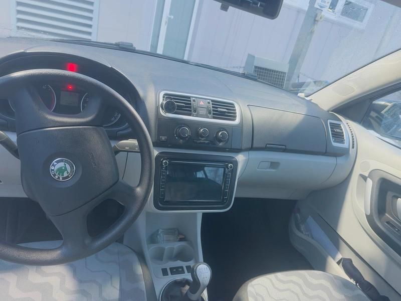 Grau Gebraucht 2007 Skoda Fabia Limousine | 3.750 € (Etwas zu teuer) - Bild 1/4