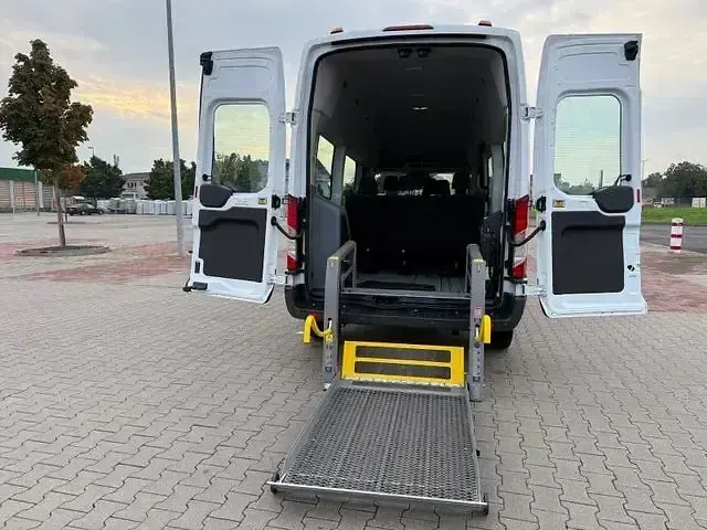 Używany Ford Transit 170 KM (125 kW) 2019 Biały Minivan