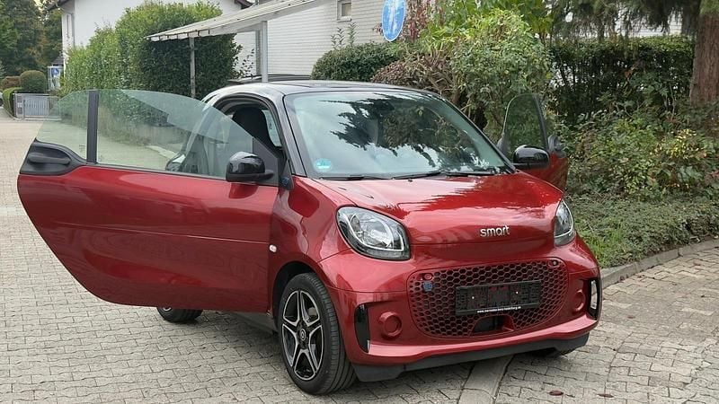 Rot Gebraucht 2021 Smart ForTwo Coupé Pulse Kleinwagen | 9.800 € (Guter Preis) - Bild 1/4