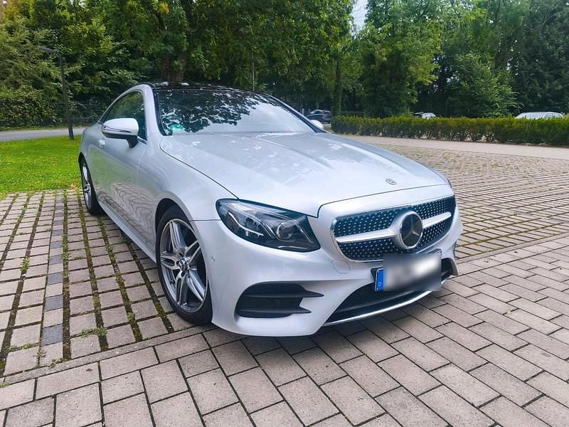 Silber Gebraucht 2018 Mercedes E350 AMG line Coupé | 32.900 € (Guter Preis) - Bild 1/4