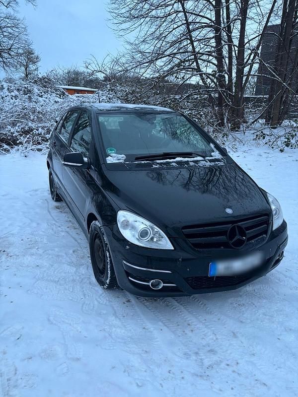 Gebraucht Mercedes B180 116 PS (85 kW) 2010 Schwarz Van / Kleinbus