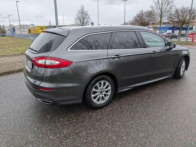 Gebraucht Ford Mondeo Titanium 179 PS (131 kW) 2017 Grau Kombi