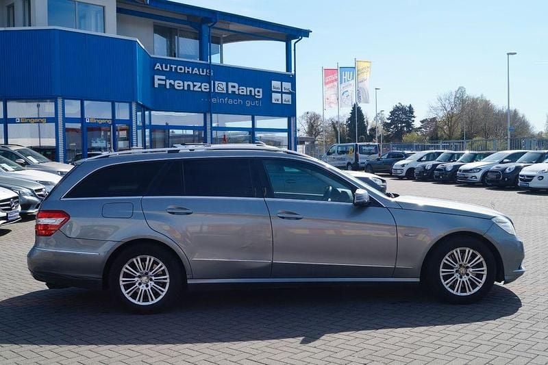 Gebraucht Mercedes E250 204 PS (150 kW) 2010 Silber Kombi