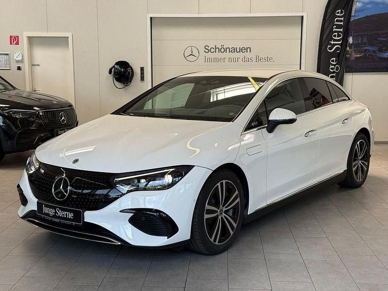 Weiß Gebraucht 2024 Mercedes EQE300 Limousine | 51.480 € (Etwas zu teuer) - Bild 1/4