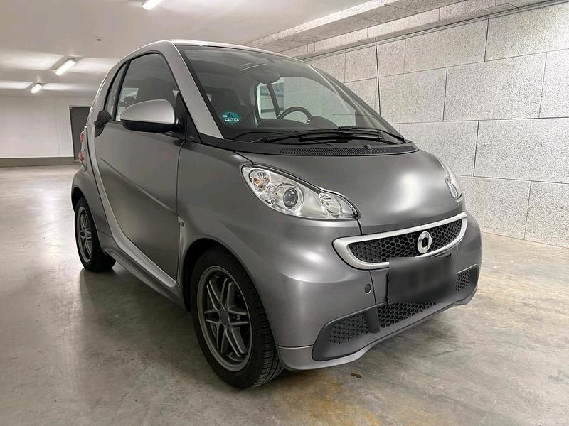 Grau Gebraucht 2013 Smart ForTwo Coupé Kleinwagen | 5.790 € (Fairer Preis) - Bild 1/4
