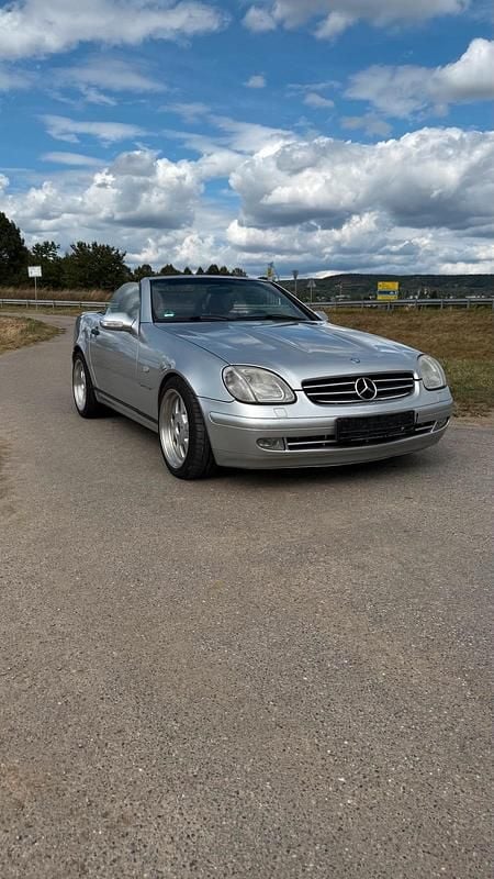 Silber Gebraucht 1999 Mercedes SLK230 Cabrio | 3.900 € (Superpreis) - Bild 1/4