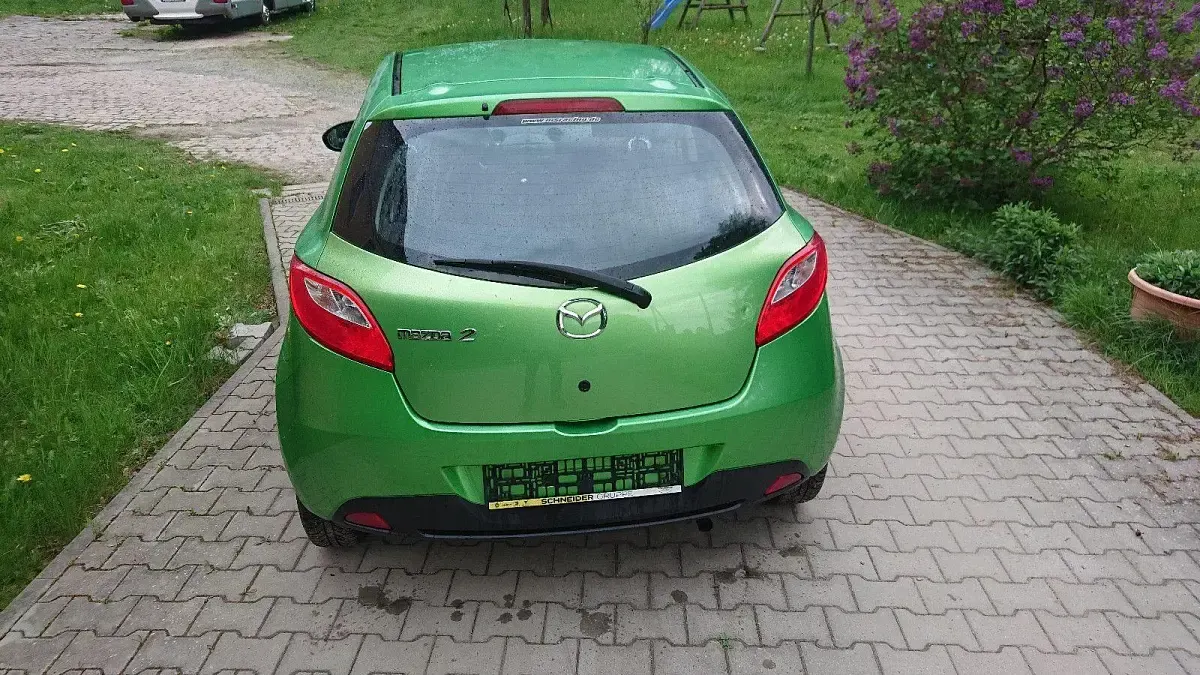 Usata Mazda 2 103 CV (75 kW) 2009 Verde Utilitaria
