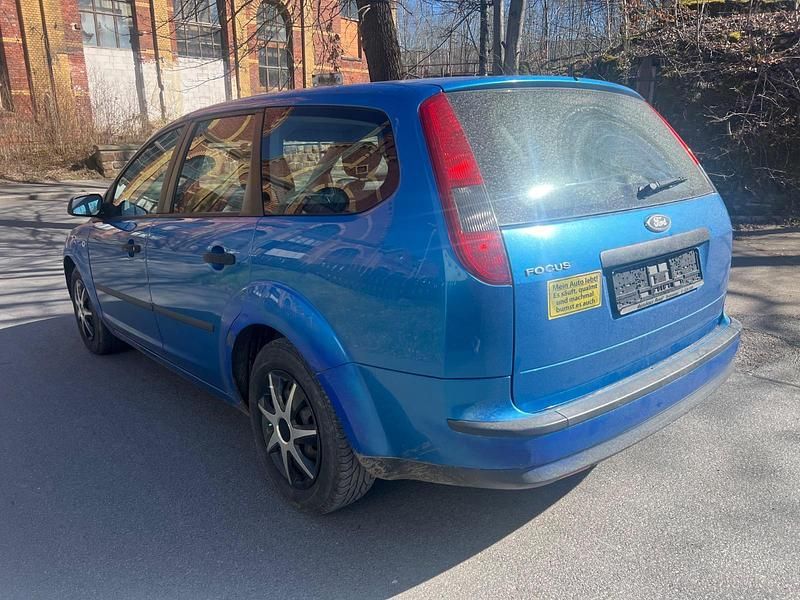 Second-hand Ford Focus 101 CP (74 kW) 2005 Albastru Break