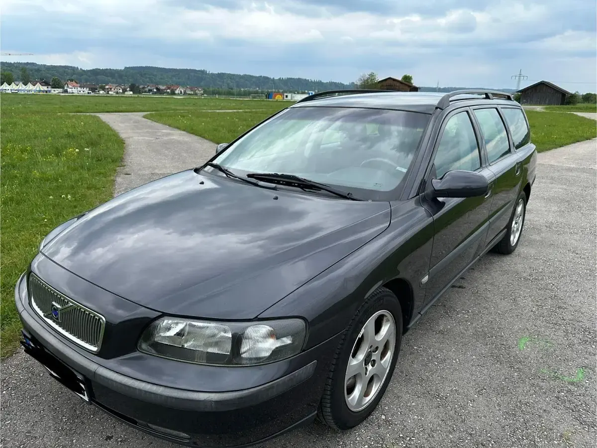 Używany Volvo V70 200 KM (147 kW) 2002 Szary Kombi