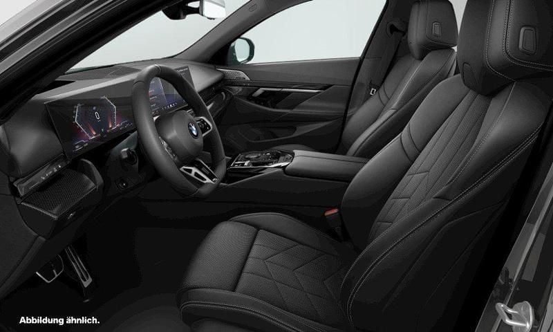 Gebraucht BMW 540 M Sport 303 PS (222 kW) 2025 Grau Kombi