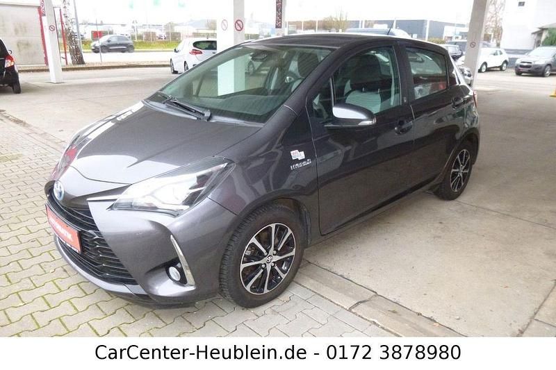 Gebraucht Toyota Yaris Hybrid Team 75 PS (55 kW) 2018 Grau Kleinwagen