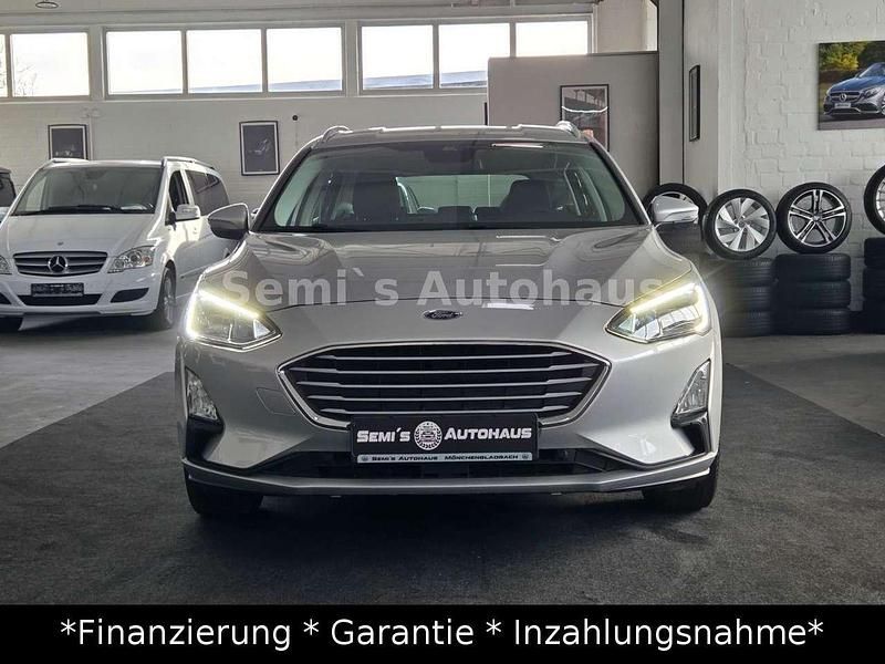 Gebraucht Ford Focus Cool & Connect 125 PS (91 kW) 2021 Silber Kombi