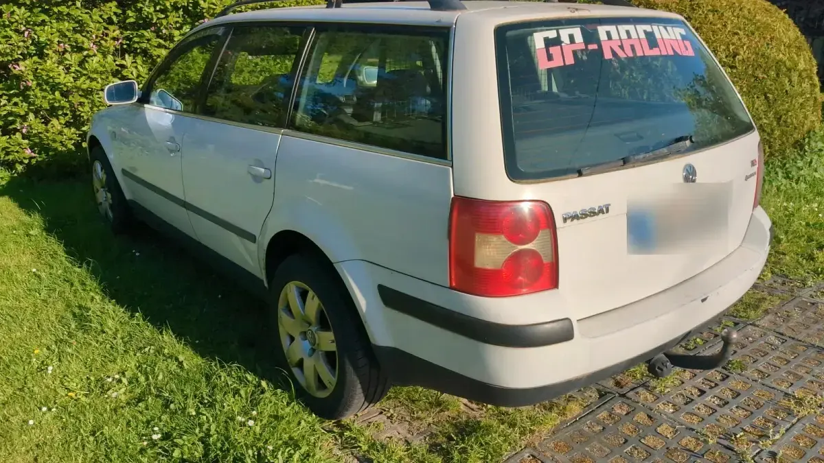 Gebraucht VW Passat 131 PS (96 kW) 2001 Weiß Kombi