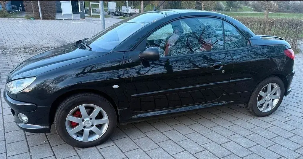 Gebraucht Peugeot 206 CC 109 PS (80 kW) 2003 Schwarz Cabrio