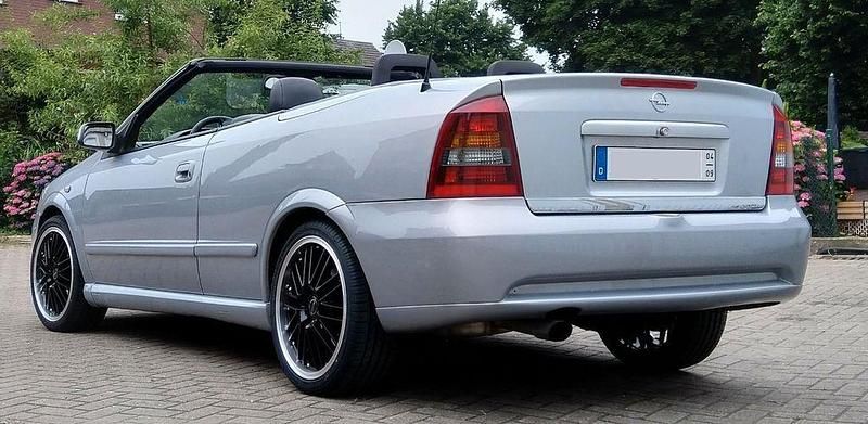Gebraucht Opel Astra Cabriolet 125 PS (91 kW) 2001 Silber Cabrio