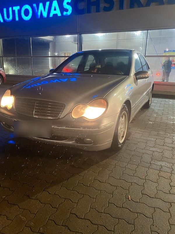 Silber Gebraucht 2001 Mercedes C220 Limousine | 2.799 € (Fairer Preis) - Bild 1/4