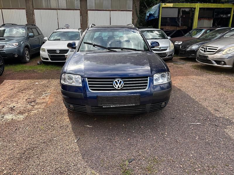 Blau Gebraucht 2004 VW Passat Kombi | 1.900 € (Fairer Preis) - Bild 1/4