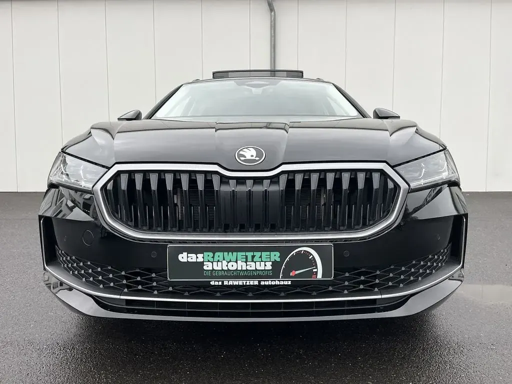 Gebraucht Skoda Superb Selection 150 PS (110 kW) 2025 Ebony schwarz Kombi