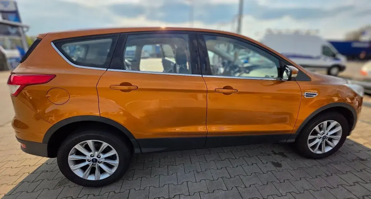 Gebraucht Ford Kuga Titanium 120 PS (88 kW) 2016 Orange SUV