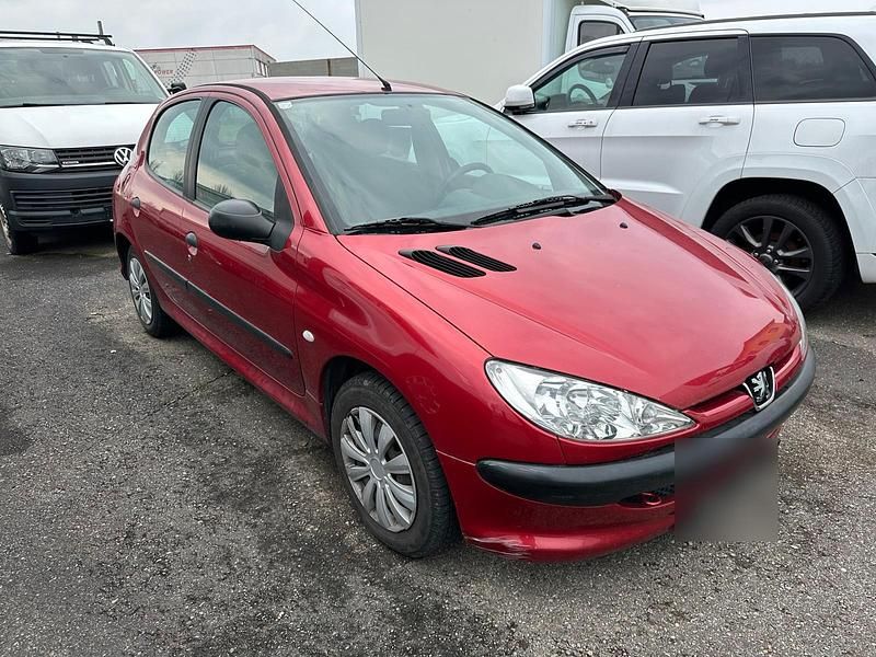 Gebraucht Peugeot 206 68 PS (50 kW) 2004 Rot Kleinwagen