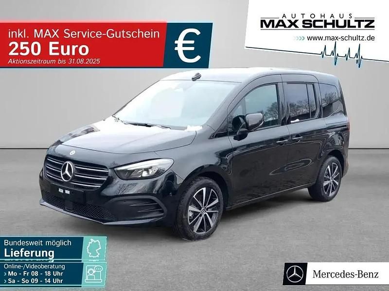 Loparitschwarz metallic Gebraucht 2024 Mercedes 180 Edition Limousine | 34.950 € (Teuer) - Bild 1/4