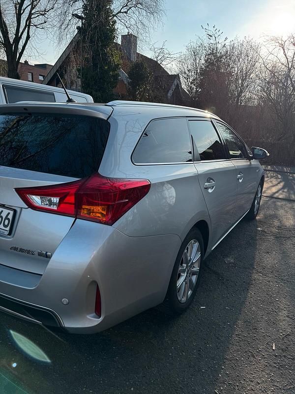 Gebraucht Toyota Auris 2014 Silber Kombi