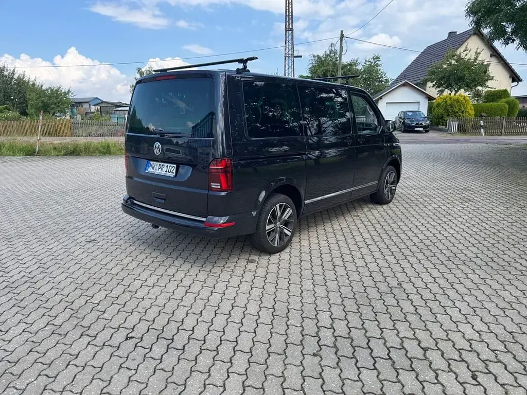 Gebraucht VW Multivan 204 PS (150 kW) 2021 Schwarz Van / Kleinbus