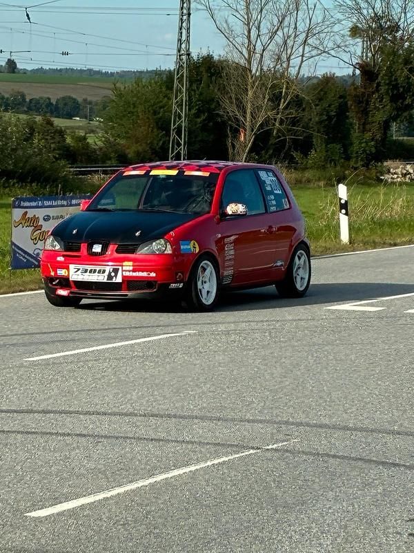 Rot Gebraucht 2004 Seat Arosa Kleinwagen | 2.800 € - Bild 1/4