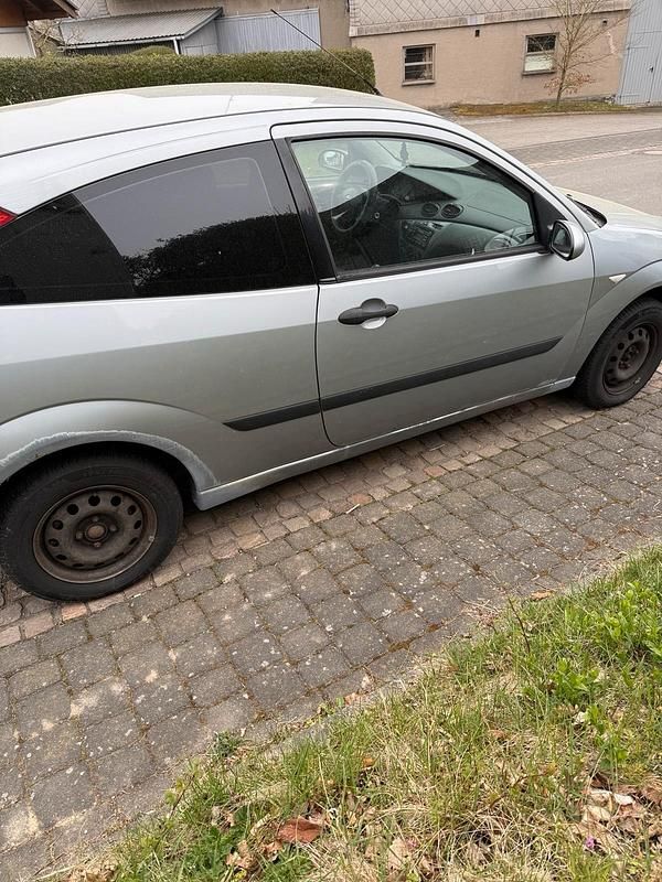 Gebraucht Ford Focus 75 PS (55 kW) 2004 Silber Limousine