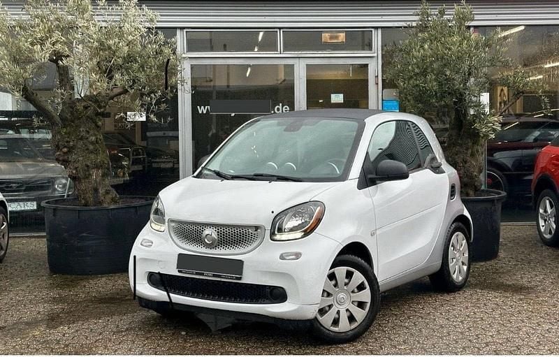 Weiß Gebraucht 2016 Smart ForTwo Coupé Kleinwagen | 10.499 € (Guter Preis) - Bild 1/4