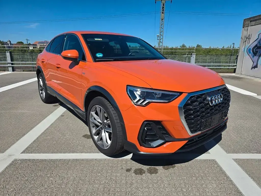 Gebraucht Audi Q3 Sportback Ambition 150 PS (110 kW) 2023 Orange SUV
