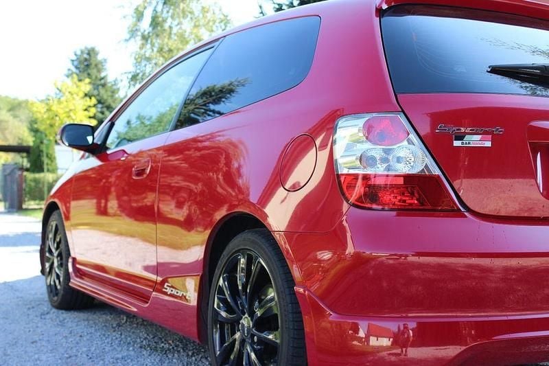 Rot Gebraucht 2005 Honda Civic Sport Limousine | 2.100 € (Fairer Preis) - Bild 1/4