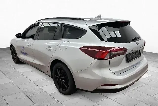 Gebraucht Ford Focus 120 PS (88 kW) 2022 Silber Limousine