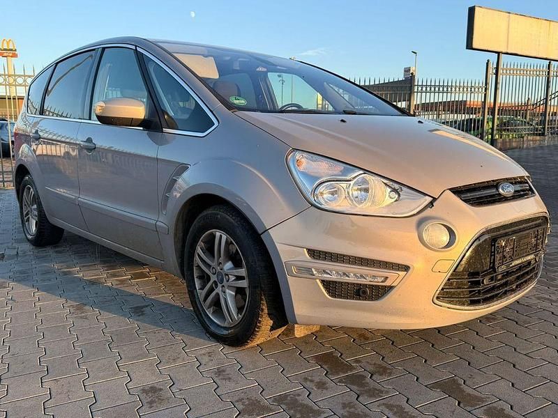 Silber Gebraucht 2011 Ford S-MAX Titanium Van / Kleinbus | 2.999 € (Superpreis) - Bild 1/4