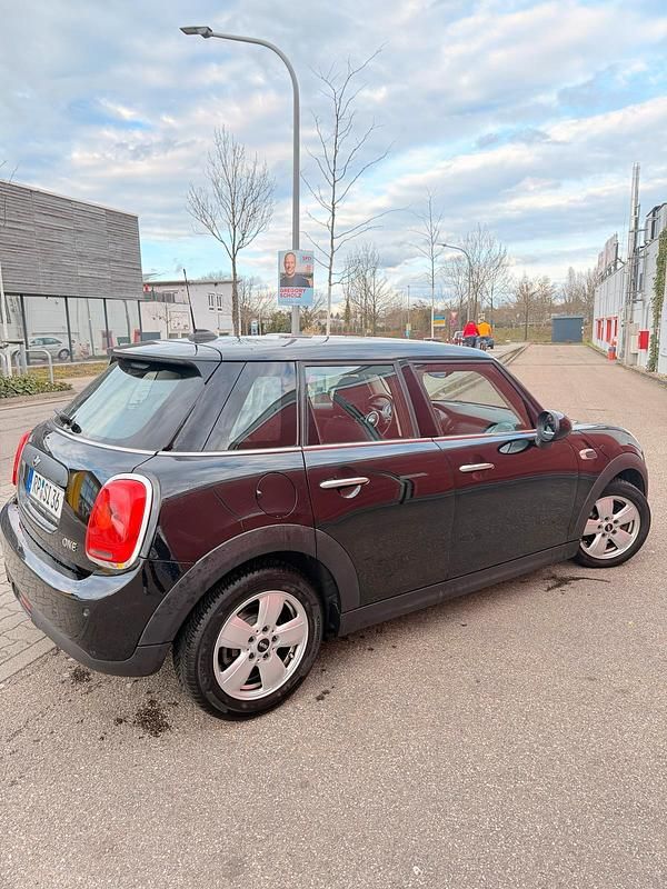 Usata Mini Cooper 101 CV (74 kW) 2017 Nero Utilitaria