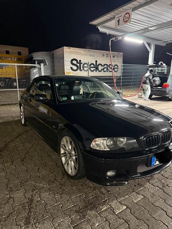 Gebraucht BMW 330 243 PS (178 kW) 2001 Schwarz Cabrio
