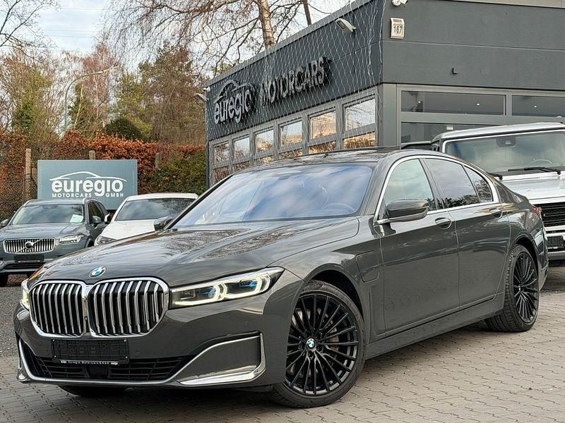 Grau Gebraucht 2019 BMW 745e Sport Line Limousine | 37.990 € (Guter Preis) - Bild 1/4