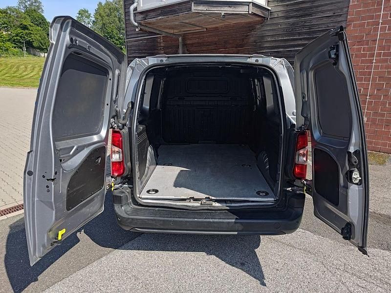 Gebraucht Citroën Berlingo 131 PS (96 kW) 2019 Silber Van / Kleinbus