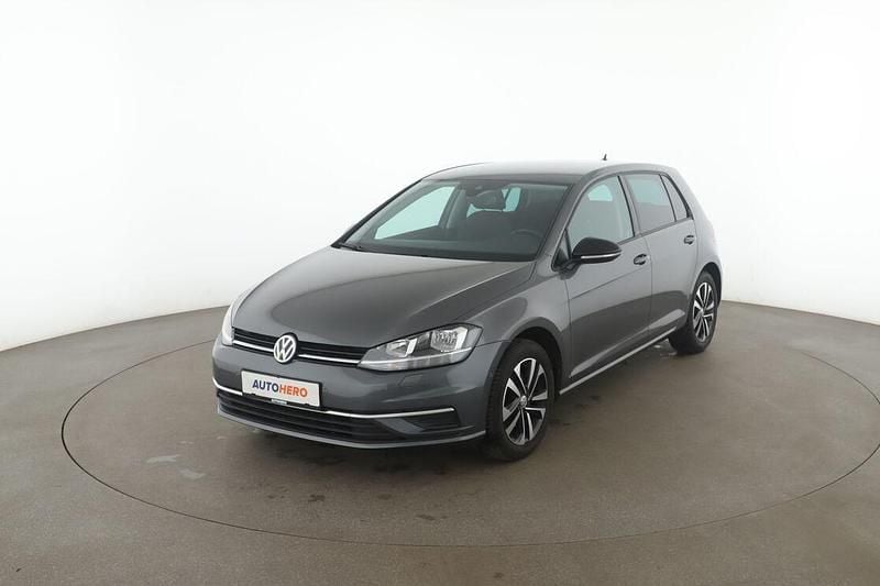 Grau Gebraucht 2020 VW Golf VII IQ Drive Limousine | 16.920 € (Guter Preis) - Bild 1/3