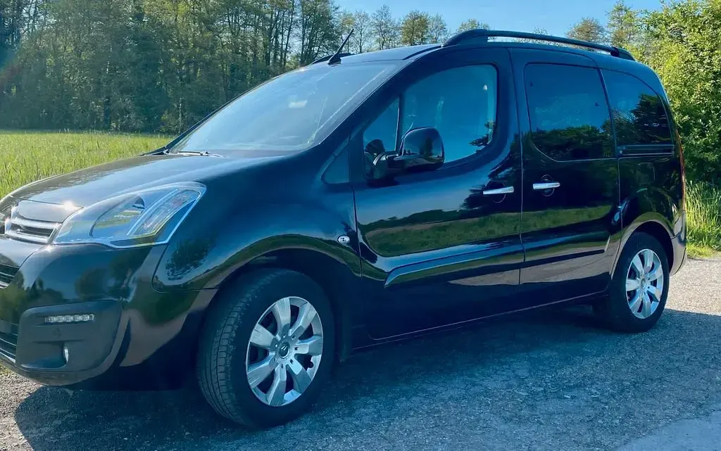 Gebraucht Citroën Berlingo SELECTION 110 PS (80 kW) 2017 Schwarz Van / Kleinbus
