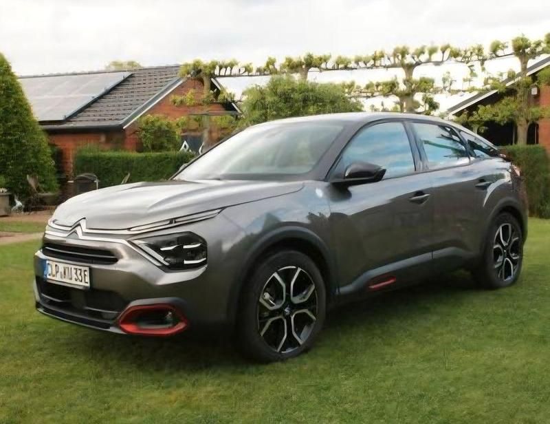 Grau Gebraucht 2022 Citroën e-C4 Limousine | 15.990 € (Guter Preis) - Bild 1/4