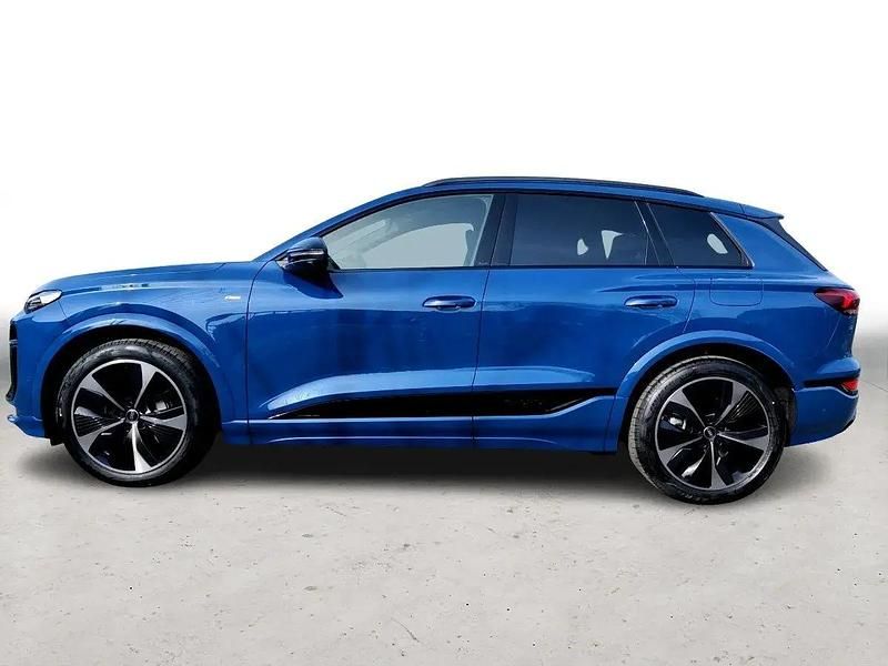 Neu Audi Q6 e-tron Ambiente 231 kW (315 PS) 2026 Blau SUV
