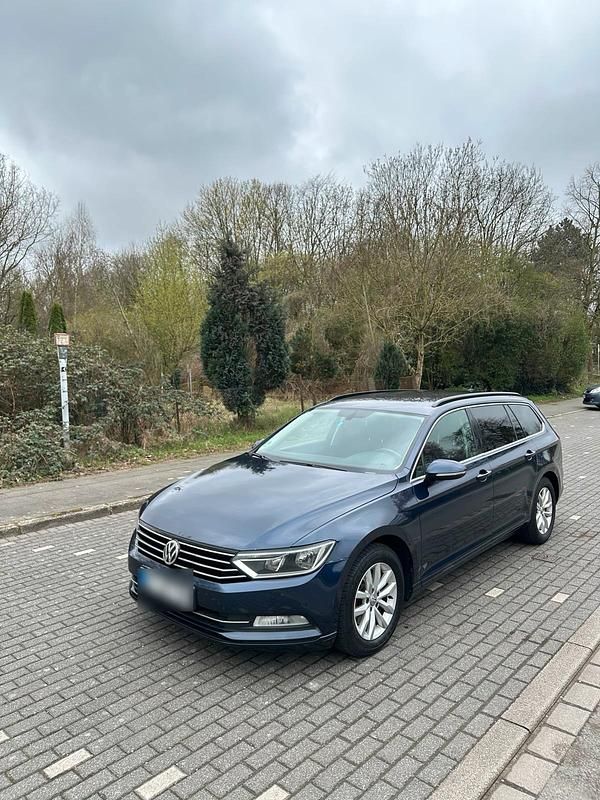 Usata VW Passat 150 CV (110 kW) 2015 Blu Station wagon