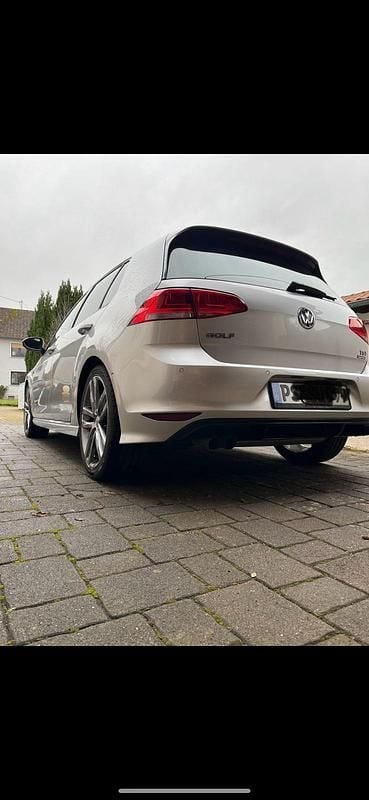 Silber Gebraucht 2013 VW Golf Cup Limousine | 12.499 € - Bild 1/4