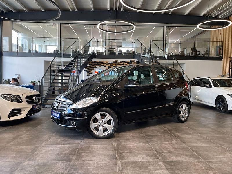 Schwarz Gebraucht 2012 Mercedes A180 Avantgarde Limousine | 5.899 € (Guter Preis) - Bild 1/4