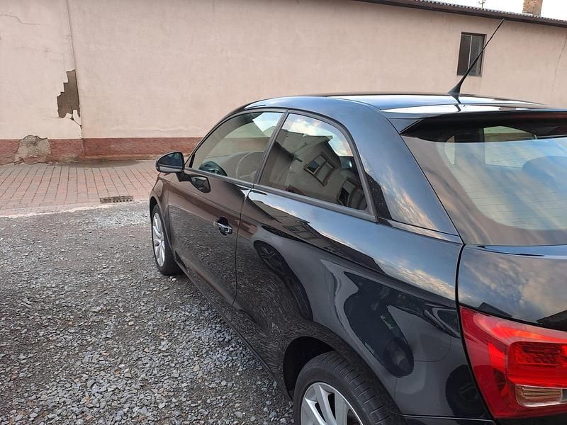 Gebraucht Audi A1 105 PS (77 kW) 2011 Schwarz Kleinwagen