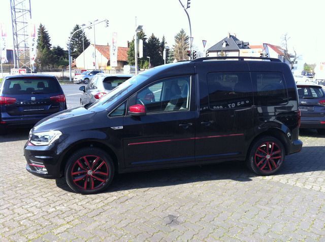 Gebraucht VW Caddy Highline 102 PS (75 kW) 2018 Schwarz Van / Kleinbus