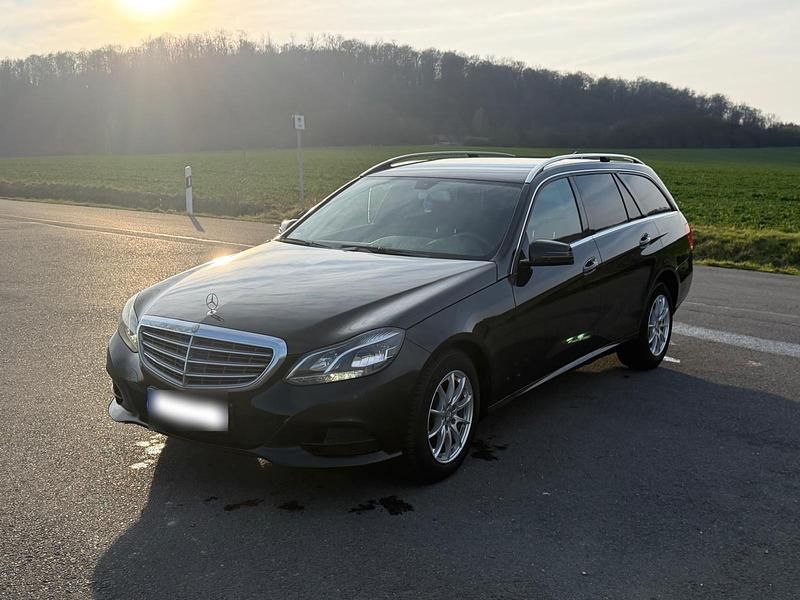 Gebraucht Mercedes E200 136 PS (100 kW) 2025 Schwarz Kombi
