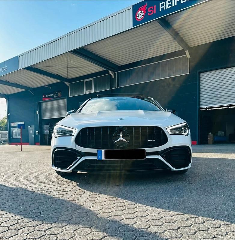 Weiß Gebraucht 2020 Mercedes CLA45 AMG AMG Coupé | 49.000 € (Fairer Preis) - Bild 1/4