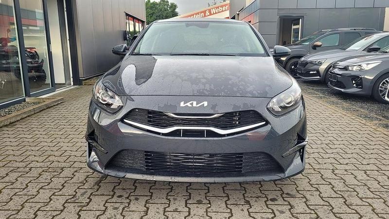 Gebraucht Kia Ceed 140 PS (102 kW) 2025 Grau Kleinwagen